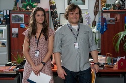 Gulliver's Travels Movie -  (Jack Black) shares a moment with newspaper editor - and the object of his as yet unrevealed affections - Darcy Silverman (Amanda Peet)
